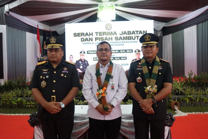 					Penuh Haru, Kalapas Makassar Resmi Berganti