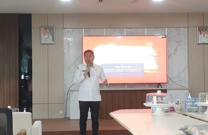 					Dirut RSR HAH Parepare, dr Mahyuddin Rasyid Memberikan Pemaparan Terkait Bedah Saraf. (Foto: Ist/ Humas)