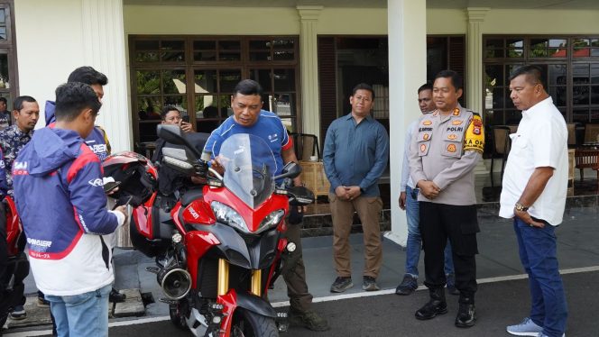 					Kapolda Sulsel Irjen Pol. Yudhiawan tiba di Bulukumba Disambut Bupati Andi Utta. (Foto: Ist/ Humas)