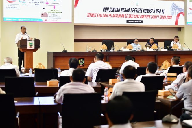 					Kepala BKN RI Prof Zudan Arif Fakrulloh di Kantor Gubernur Sulsel (dok.akhaerulm)