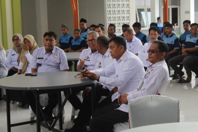 					Lapas Parepare bersama Tim Pokja Pembangunan Zona Integritas Mengikuti Sosialisasi Budaya Pelayanan Prima. (Foto: Ist/ Humas)