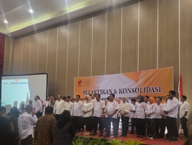 					Pelantikan Ketua DPC Asprindo se Sulawesi Selatan. (Foto: Istimewa)