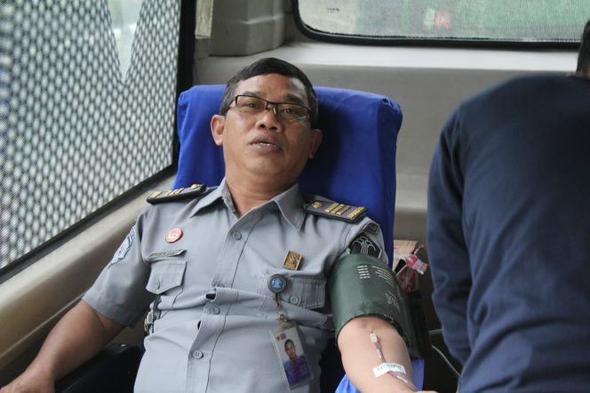 					Lapas Parepare Peduli: Donor Darah dan Bansos untuk Keluarga WBP