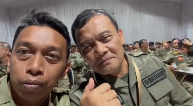 					Syaharuddin juga duduk berdampingan dengan Gubernur Jawa Tengah, Ahmad Lutfi. (Foto: Istimewa)