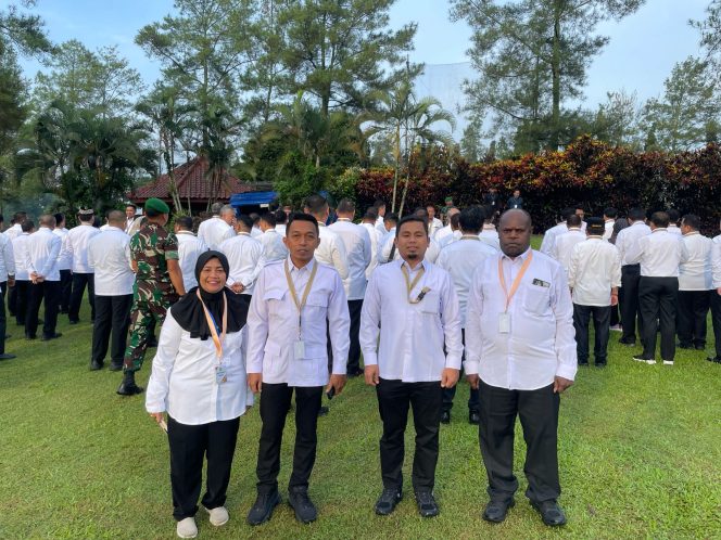 					Tasming Hamid bersama Kepala Daerah yang Ikuti Retreat di Magelang. (Foto: Ist/ Humas)