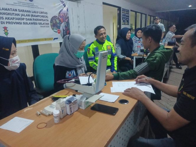 					Jelang Ramadhan, Sat Lantas Parepare Gelar Rampcheck dan Tes Kesehatan Sopir