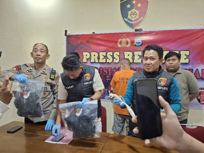 					Press Release Satreskrim Polres Sinjai Pengungkapan Kasus Pembunuhan. (Foto: Berita.News)
