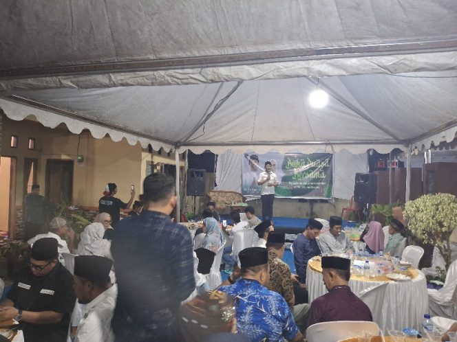 					Sambutan dan Sepatah Kata Muallim Tampa kepada Tamu Undangan Buka Puasa Bersama di Sinjai Selatan. (Foto: Berita.News/ Syarif)