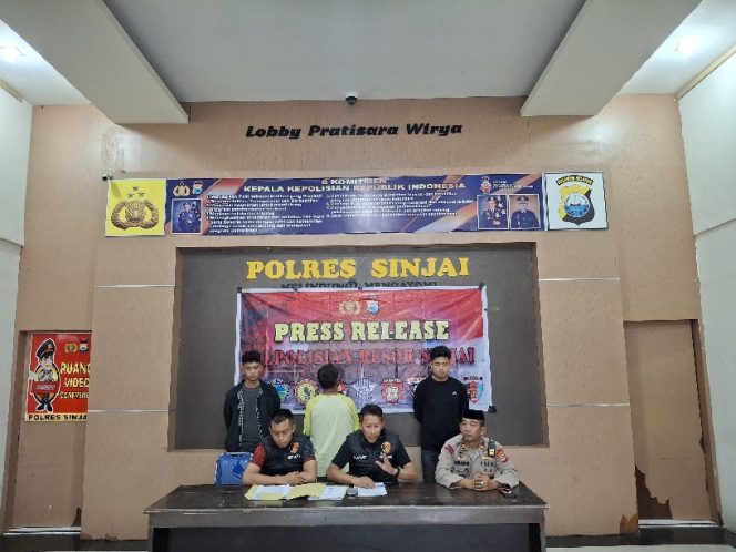 					Press Release Pengungkapan Kasus Pencurian Motor di Sinjai Selatan. (Foto: Berita.News/ Syarif)