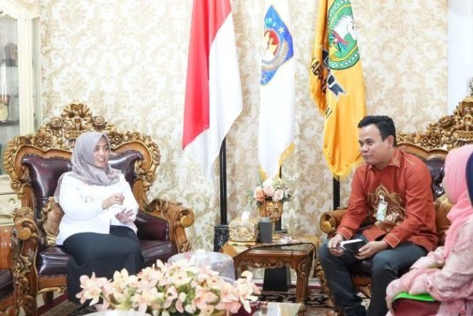 					audiensi antara Bupati Sinjai, Hj. Ratnawati Arif, dengan Kepala BPJS Ketenagakerjaan Sinjai, Andi Nur Isma, serta Kepala Kantor BPJS Ketenagakerjaan Cabang Kota Makassar, I Nyoman Hary Sujana. (Foto: Istimewa)