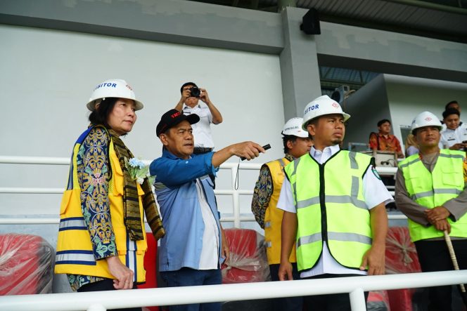 					Walikota Parepare Dampingi Dirjen Cipta Kerja Kementrian PUPR dalam Peninjauan Renovasi Stadion Gelora BJ Habibie. (Foto: Istimewa)