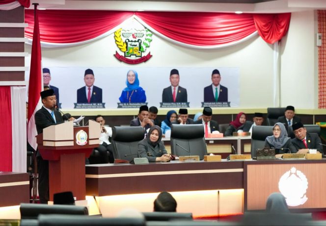					Gubernur Sulsel Andi Sudirman Sulaiman saat sambutan di Rapat Paripurna Dewan (dok.)