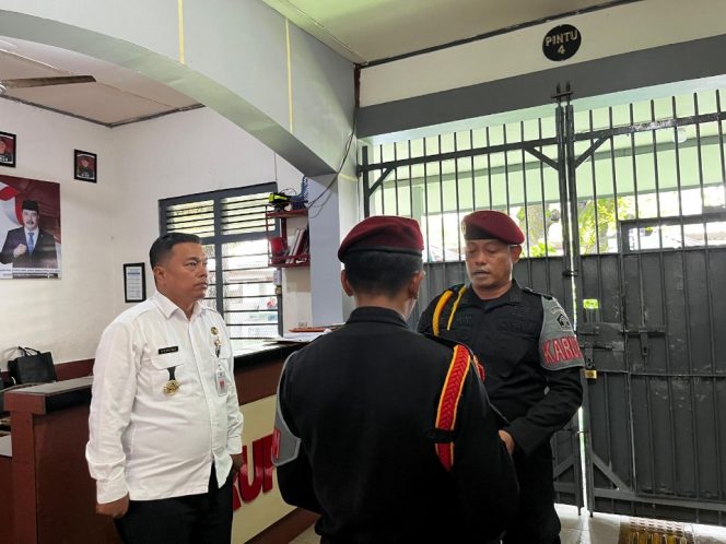 					Apel Serah Terima Regu Pengamanan di Lapas Makassar Perkuat Disiplin Petugas