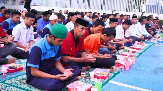 					Kuatkan Kebersamaan di Bulan Ramadhan, Lapas Maros Gelar Buka Puasa Bersama Warga Binaan