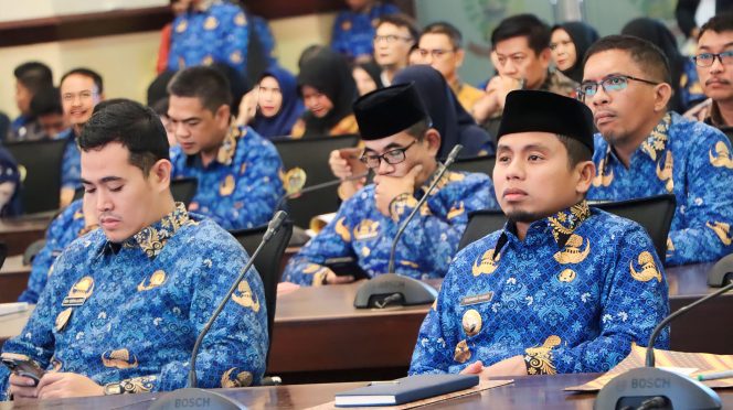 					rapat pleno Tim Percepatan Akses Keuangan Daerah bersama sejumlah Bupati dan Wali Kota se- Provinsi Sulawesi Selatan di Kantor Gubernur Sulsel. (Foto: Ist/ Humas)