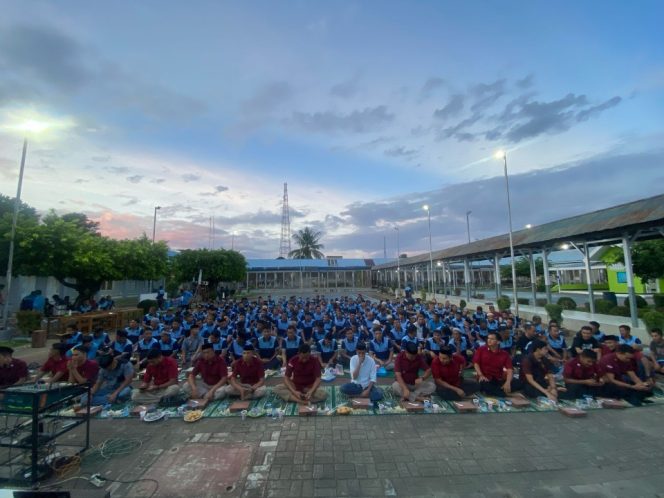 					Buka Puasa Bersama Petugas dan Warga Binaan Rutan Sinjai. (Foto: Ist/ Humas)