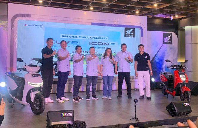					Astra Motor Sulawesi Selatan melaunching dua kendaraan listrik CUV e dan ICON e dihadiri dua punggawa PSM Makassar di TSM (dok.)