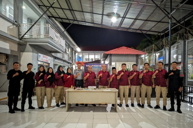 					Kepala Rutan Makassar bersama Jajaran. (Foto: Istimewa)