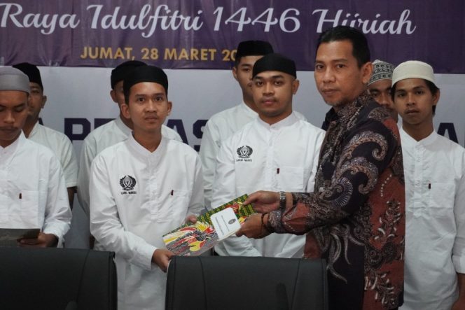 					Penyerahan SK Remisi Warga Binaan Lapas Maros. (Foto: Ist/ Humas)