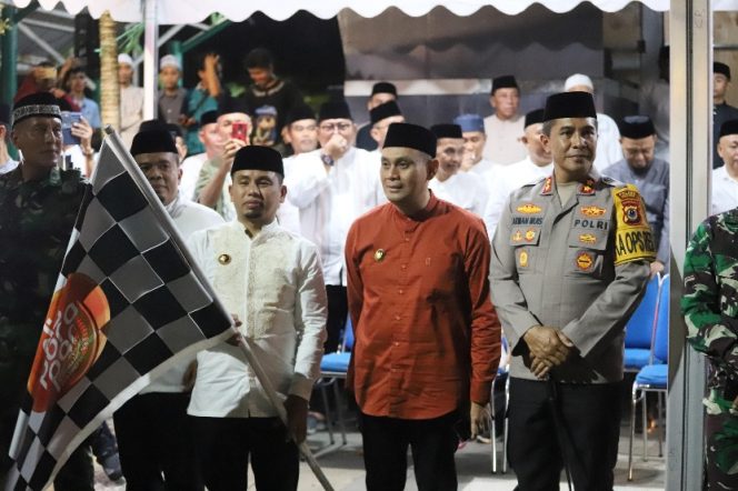 					Wali Kota Parepare Lepas Peserta Lomba Takbir Keliling Idulfitri 1446. (Foto: Ist/ Humas)
