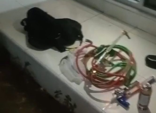 					Barang Bukti yang Digunakan Pelaku Dalam Melancarkan Aksinya. (Foto: Istimewa)