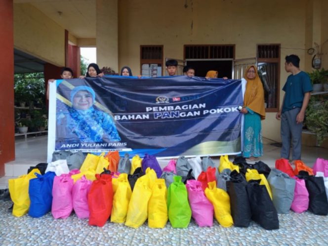 					Paket Sembako yang Akan Dibagikan ke Warga Kurang Mampu. (Foto: Istimewa)