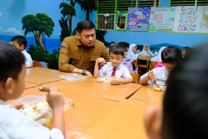					Bupati Adnan Pastikan Pelaksanaan Makanan Bergizi Gratis Berjalan Lancar di Gowa