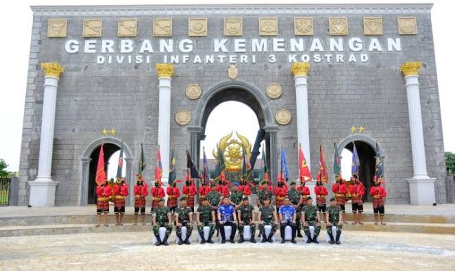 					Berkunjung Ke Pangdivif 3 Kostrad, Bupati Adnan Pamit Jelang Akhir Masa Jabatan