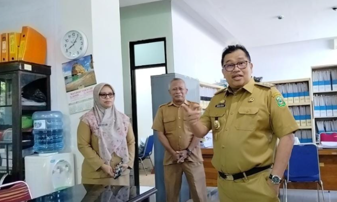					Pagi-pagi Blusukan di Kantor Bupati Takalar, Bupati Takalar Tegaskan Kedisiplinan dan Kebersihan