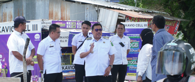 					Peduli Keselamatan Masyarakat Takalar, Bupati Takalar Tinjau Perbaikan Jalan Poros Galesong Utara