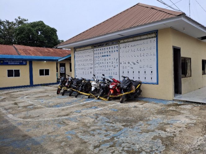 					Sepeda Motor yang Ditahan di Polres Sinjai. (Foto: Berita.News/ Syarif)