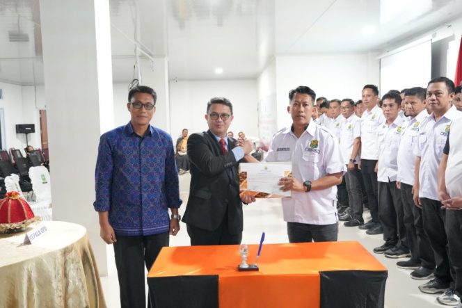 					Pelantikan Pengurus PBSI Sinjai di Aula Serbaguna Dinas Perpustakaan dan Kearsipan. (Foto: Istimewa)