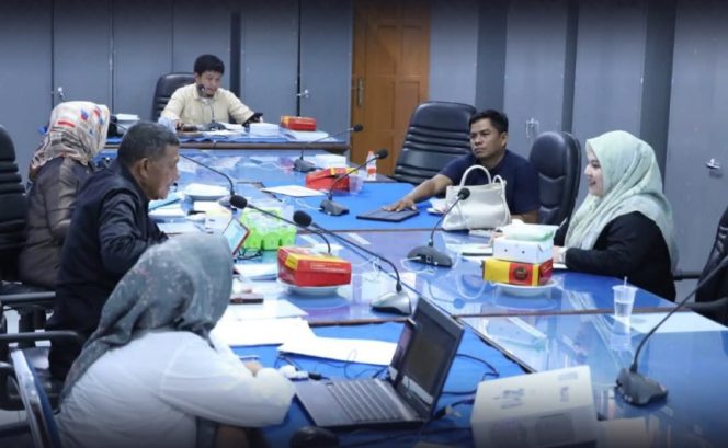 					Rapat pembahasan Ranperda tentang Tata Cara Penyelenggaraan Cadangan Pangan Pemerintah Daerah. (Foto: Istimewa)