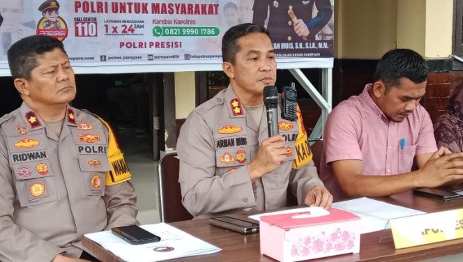 					Konfrensi Pers Kasus Tahanan Narkoba Polres Parepare yang Meninggal Dunia. (Foto: Berita.News/ Wahyu)