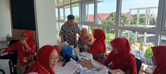 					Vaksinasi Meningitis Jemaah Calon Haji Bulukumba. (Foto: Ist/ Humas)