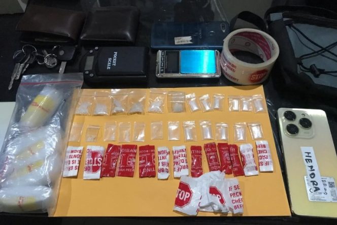 					Barang Bukti Sabu dan Lainnya Diamankan Satnarkoba Polres Bulukumba. (Foto: Ist)