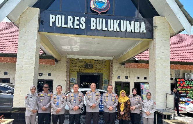					Kapolres Bulukumba Menyambut Kunjungan Tim Penelitian dari Sekolah Staf dan Pimpinan Lemdiklat Polri. (Foto: Ist/ Humas)