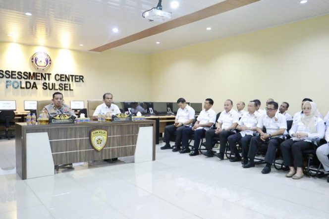 					Polda Sulsel Gelar Uji Kompetensi Projab Kasat Reskrim Polres Toraja Utara, 15 Peserta Ikuti Assessment