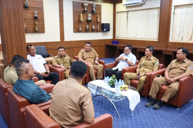 					Audiensi dengan Wali Kota dipimpin langsung oleh Ketua Askot PSSI Parepare, Ahmad Arbi. (Foto: Ist/ Humas)