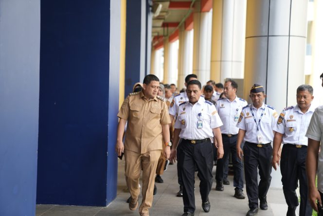 					Wali Kota Makassar saat berkunjung di Kampus Politeknik Ilmu Pelayaran (PIP) (dok)