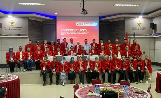 					Konferensi Pers Rektor Universitas Hasanuddin (UNHAS) Prof Jamaluddin Jompa, pelaksanaan hari pertama UTBK SNBT 2025 bersama paa senator Universitas (dok_andi khaerul)