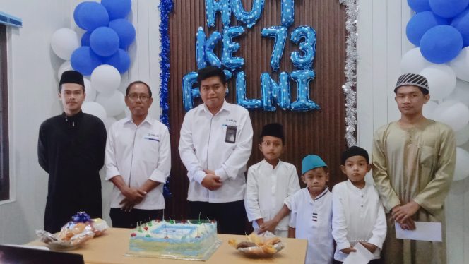 					Momen HUT ke-73, Pelni Cabang Bima Berbagi Kepada Anak Yatim