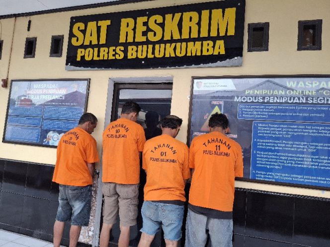 					Empat Tersangka Kasus Pencurian Ternak di Bulukumba. (Foto: Berita.News/ Syarif)