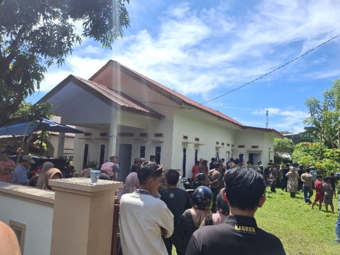 					Situasi di Sekitar Lokasi Kejadian Dipadati Warga. (Foto: Berita.News/ Syarif)