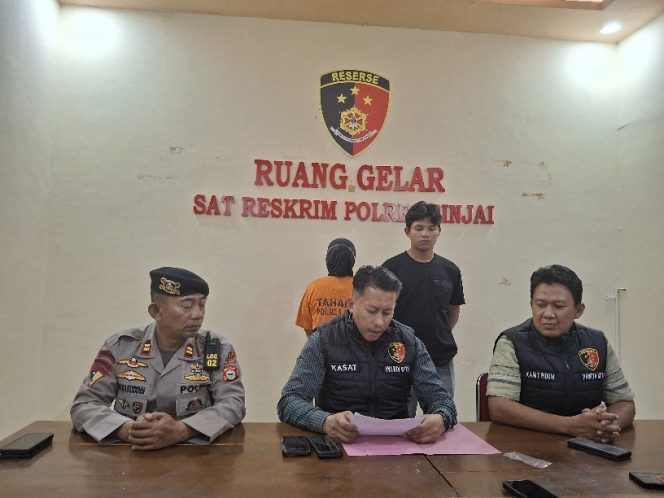 					Press Release Pengungkapan Kasus Pencurian Emas di Ruang Gelar Perkara Satreskrim Polres Sinjai. (Foto: Berita.News/ Syarif)
