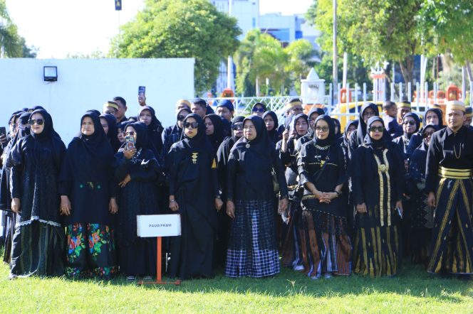 					Upacara Hardiknas Bulukumba 2025 Kental Nuansa Adat Kajang, Wabup Serahkan Penghargaan Pendidikan