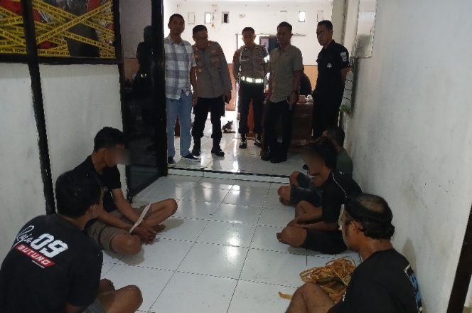 					Kelima Terduga Pelaku Curnak Diamankan di Mapolres Bulukumba. (Foto: Istimewa)