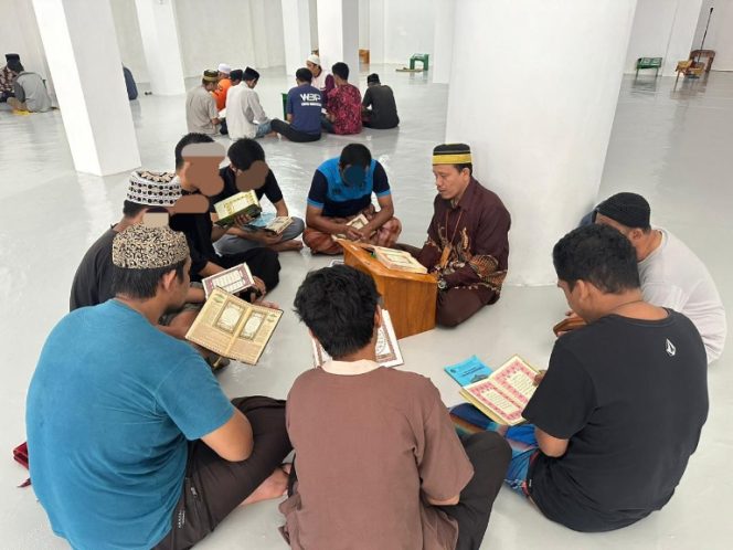 					Pelaksanaan Program Keagamaan Bagi Warga Binaan Lapas Makassar. (Foto: Ist/ Humas)