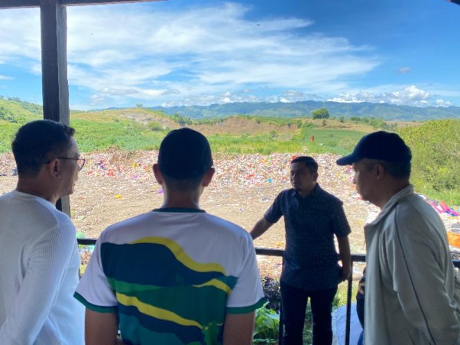 					Tasming Hamid dan Rombongan Meninjau TPA Aloppoe. (Foto: Ist/ Humas)