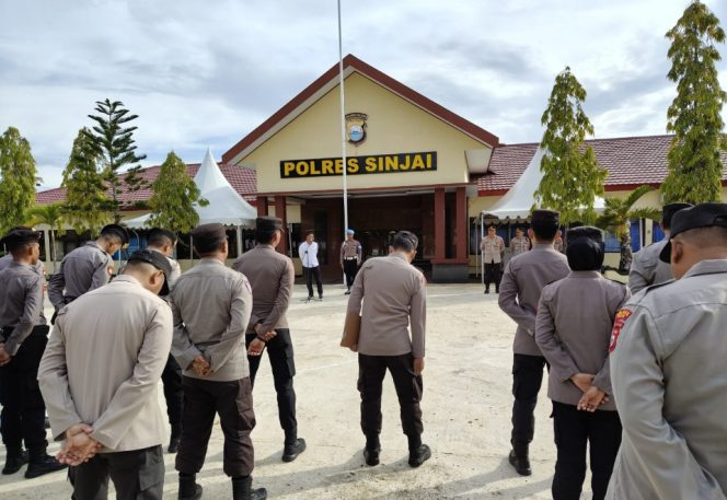 					Apel Pagi di Lapangan Mapolres Sinjai. (Foto: Ist/ Humas)